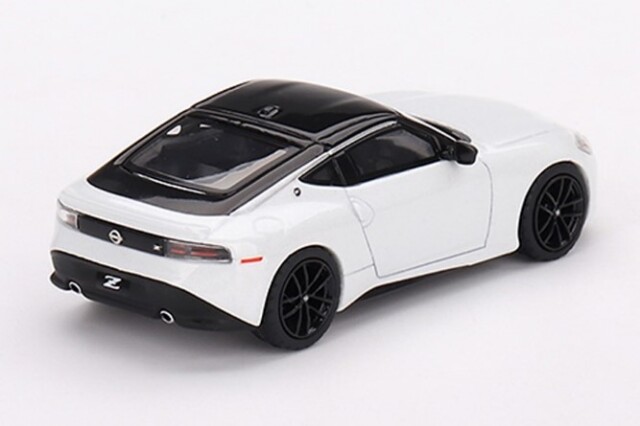 MINI GT 1/64 Nissan Z パフォーマンス 2023 エベレストホワイト(左