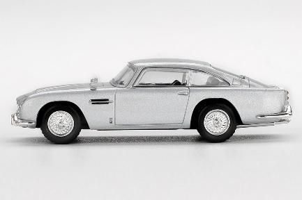 007 カジノロワイヤル　アストンマーティン　DB5 MINI GT 1/64 (ダイキャスト製) アストンマーチン DB5 「カジノ