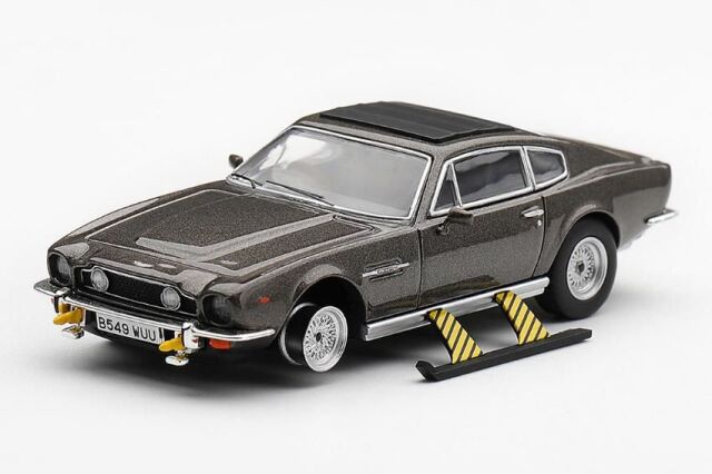 [予約]MINI GT 1/64 (ダイキャスト製) アストンマーチン V8 ヴァンテージ 「リビング・デイライツ」特殊装備展開バージョン・ドイツ語版パッケージ