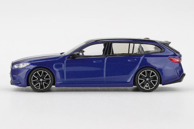 MINI GT 1/64 (ダイキャスト製) BMW M5 ツーリング (G99) マリーナベイ