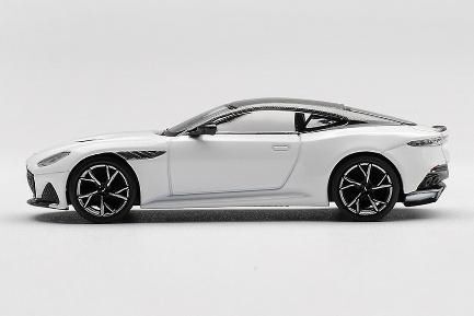 MINI GT 1/64 (ダイキャスト製) アストンマーチン DBS ストラタス