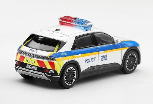 MINI GT 1/64 (ダイキャスト製) Hyundai アイオニック 5 ポリスカー(左