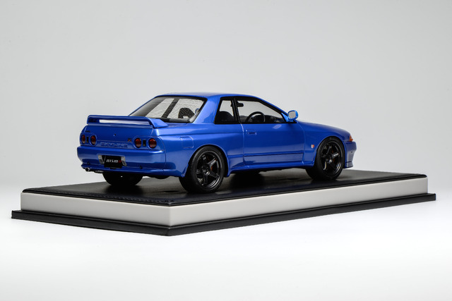 MOTORHELIX(モーターへリックス) 1/18 (レジン製) Nissan Skyline GT-R