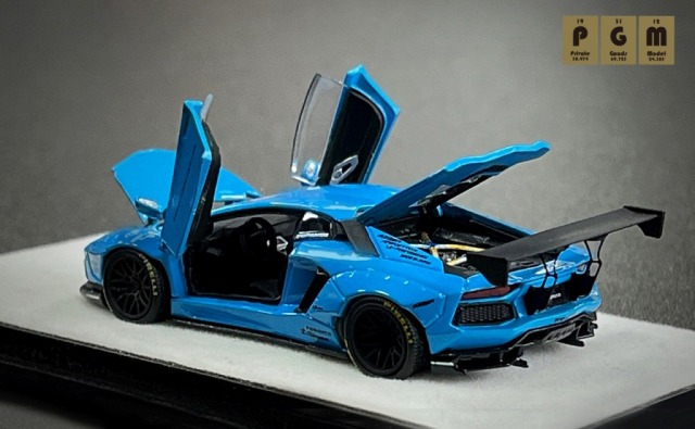 PGM 1/64 (ダイキャスト製) LBWK LP700-4 BB ブルー ※世界限定999台