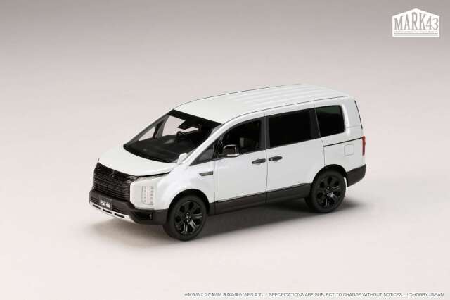 MARK43（マーク43） 1/43 (レジン製) 三菱 デリカ D:5 CHAMONIX ホワイトダイヤモンド