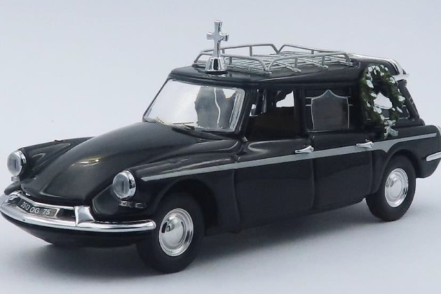 RIO (リオ) 1/43 シトロエン ブレーク 霊柩車＋棺 1963