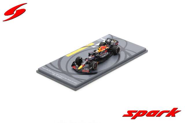 Spark (スパーク) 1/43 Oracle Red Bull Racing RB18 No.1 Oracle Red Bull Racing Winner Abu Dhabi 2022 (Bigger base with tyre marks) Max Verstappen