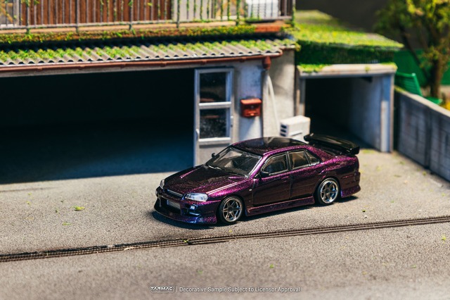 Tarmac(ターマック) 1/64 (ダイキャスト製) URAS Skyline ER34
