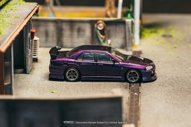 Tarmac(ターマック) 1/64 (ダイキャスト製) URAS Skyline ER34