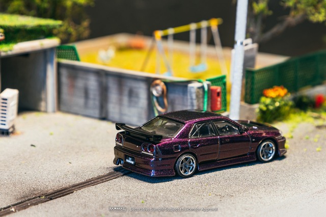 Tarmac(ターマック) 1/64 (ダイキャスト製) URAS Skyline ER34
