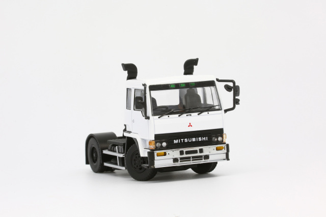 K*7様 モデルワン 1/64 三菱ふそう ザ・グレート トレーラーヘッド MODEL 1(モデルワン) 1/64 (ダイキャスト製) 三菱ふそう ザ