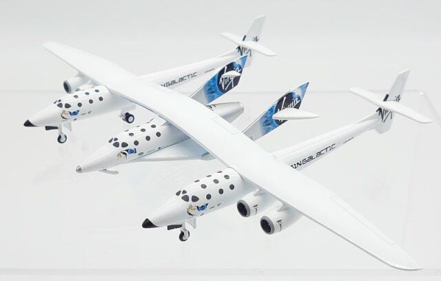 JC WINGS 1/200 スケールド・コンボジッツ モデル339 スペースシップツー VSS Unity N202VG & モデル348 ホワイトナイトツー N348MS ※スタンド無し