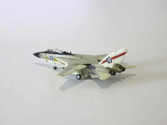 F-14 TOMCAT VF-103 1/200 ガリバー200 USN F-14B Tomcat `VF-103 Jolly Rogers` (Plastic model