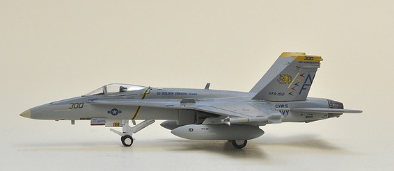 Gulliver200 1/200 (ダイキャスト製) F/A-18C VFA-192 ゴールデン・ドラゴンズ NF300