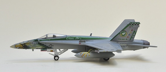 Gulliver200 1/200 (ダイキャスト製) F/A-18C VFA-195 ダムバスターズ NF400
