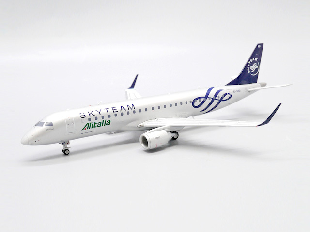 JC WINGS 1/200 (ダイキャスト製) ERJ-190STD Alitalia "SKYTEAM" EI-RND