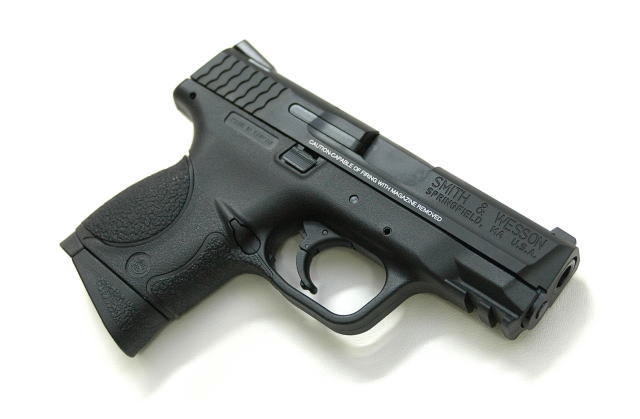 Smith & Wesson M&P9 モデルガン 9mm 4マガジン付き Amazon.co.jp: 東京マルイ S&W M&P 9 V CUSTOM 18歳以上ガス