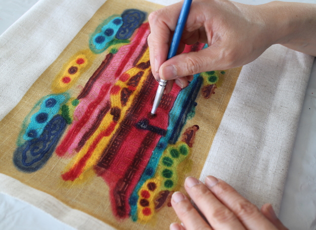 紅型タペストリー 【首里城 (S)】 沖縄のシンボル”首里城”を紅型で表現。