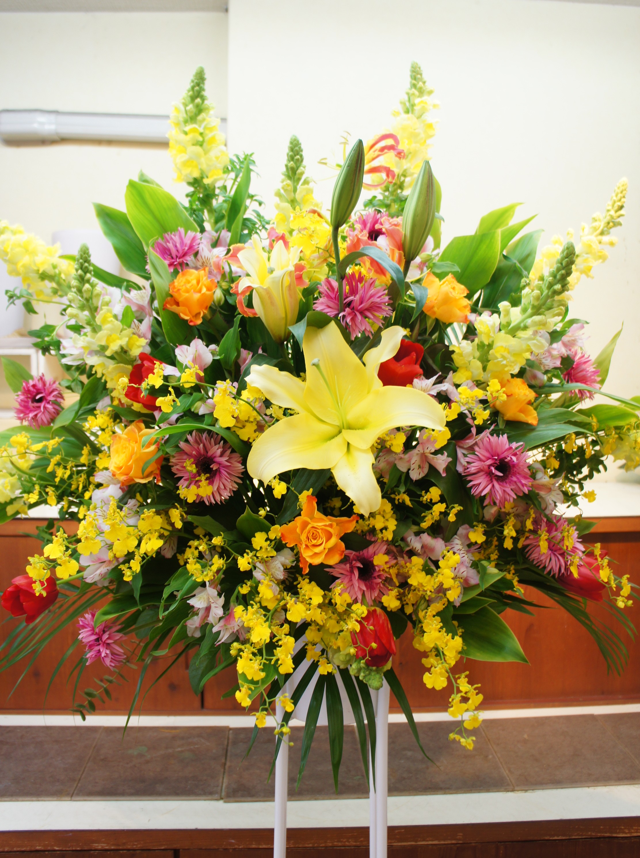 おまかせ　ミックスカラー系スタンド花　1段　16500円