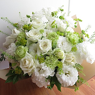 ホワイト＆グリーンアレンジメント　8800円