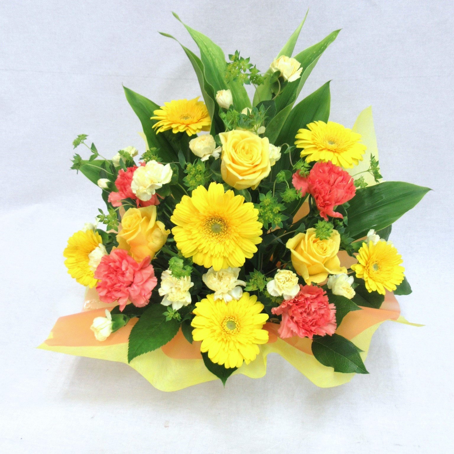 おまかせ　イエローミックス系アレンジメント　5,500円
