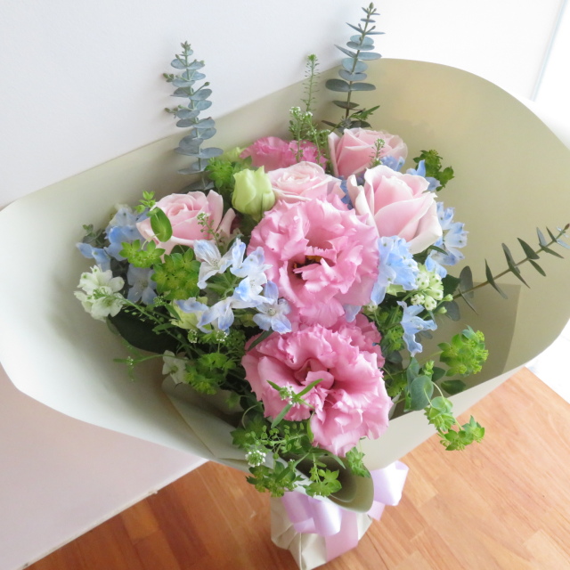 お祝い花束ピンク＆水色　　　　　Mサイズ　5500円