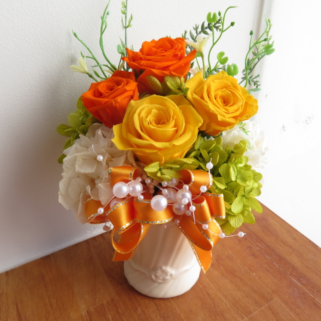 プリザーブドフラワー　　イエローオレンジ　6930円