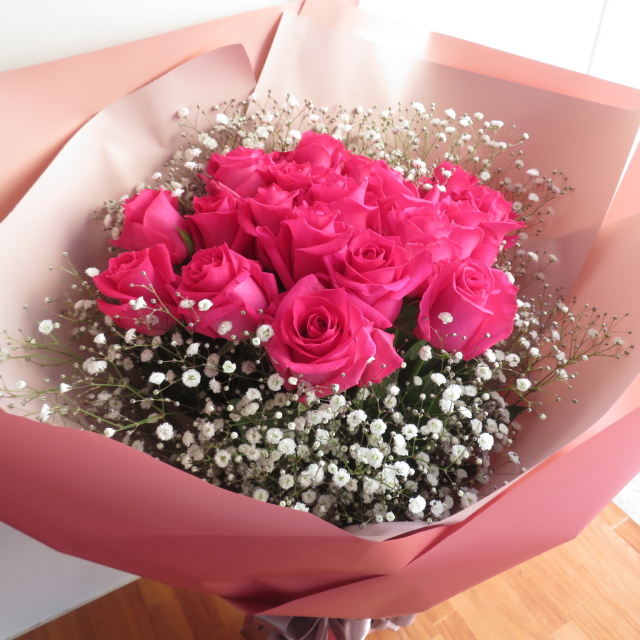 ピンクバラ20本とカスミソウの花束　13200円