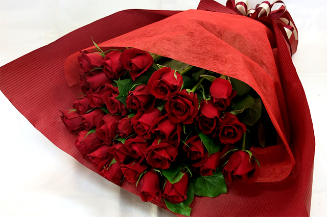 30本の赤いバラの花束 　美 　16500円
