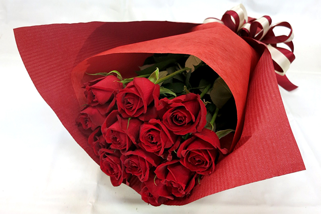 10本の赤いバラの花束 　愛情 　5500円