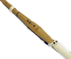 室内で素振りができるセンチ竹刀