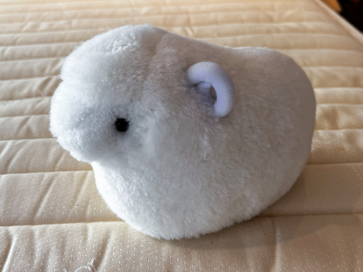 ムートンぬいぐるみ（ロマンス）