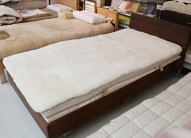 ムートンシーツ　毛長25mm　【お手入ブラシ付】