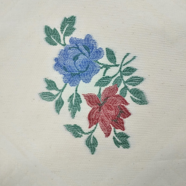 コットンテーブルクロス／三色刺繍フラワーデザイン／正方形 71EWDMzaOZL._UF350,350_QL80_.jpg