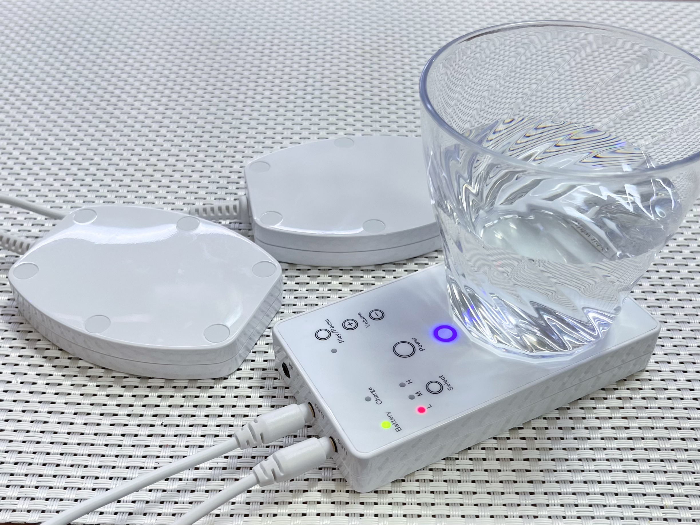 Q-bit white（キュービット ホワイト）