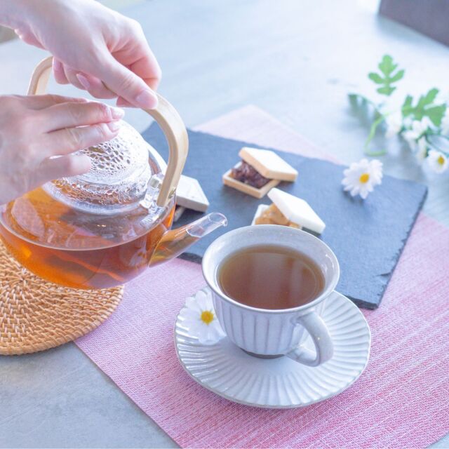 お茶を入れる