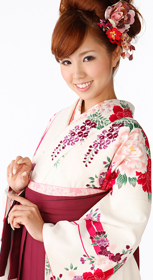 クリーム色・矢羽根・牡丹【袴レンタル着物】K3015