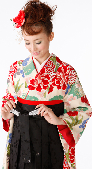 オフホワイトに牡丹・菊【袴レンタル着物】K2867