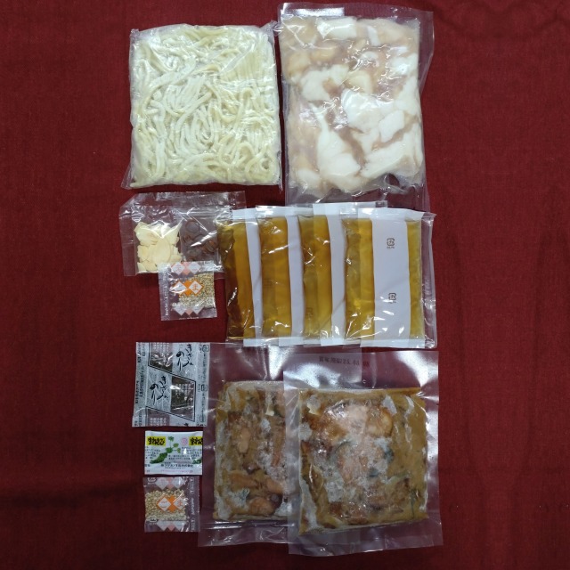 もつ鍋塩味とごまサバ2個 博多すいとうと