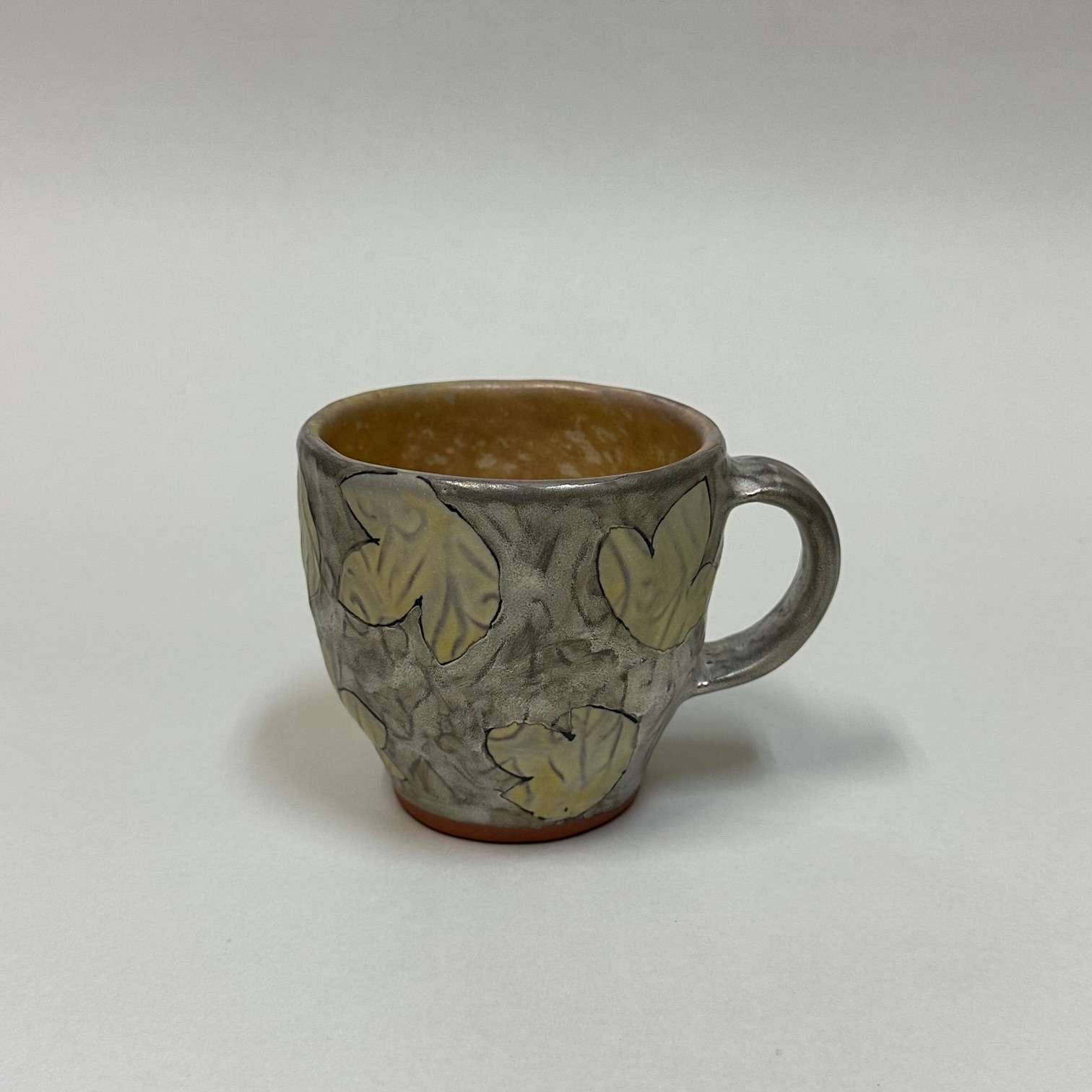 銀彩　黄色い葉っぱ　マグカップ