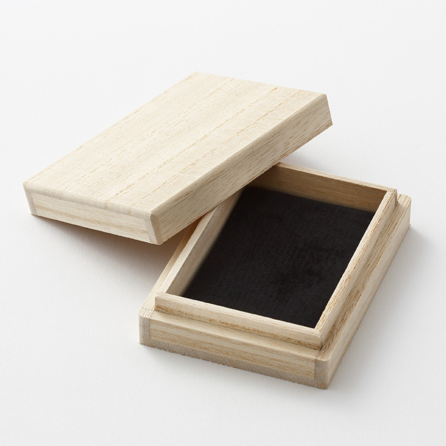 ブローチ平　黒