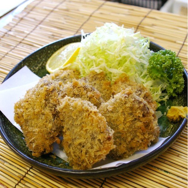 【くじらカツ　１パック　4個入り　180g】 鯨かつ 南房総・ご当地グルメ！