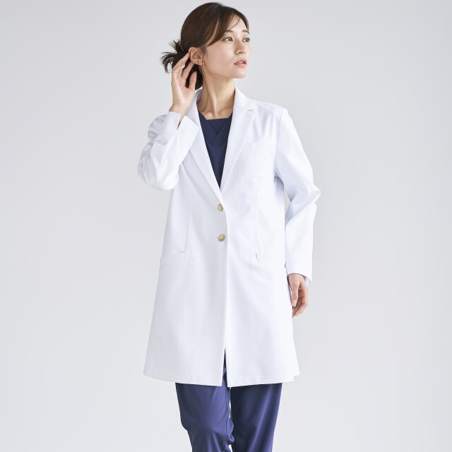 CO6012 オンワード ドクターコート 診察衣 シングル 女性用 レディス ショート丈 長袖 制菌加工 静電気帯電防止 ストレッチ 透け防止 吸水 速乾 形態安定性 工業洗濯可 二重ポケット ONWARD Raffiria ラフィーリア 医療用 ドクター 医師 レディスコート ショートコート 白衣