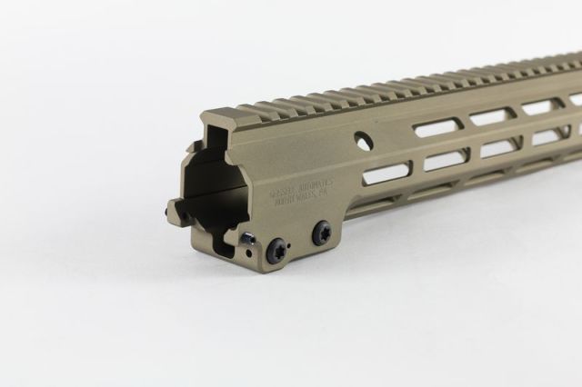 Zparts製 GEISSELE Mk16 タイプ13.5インチ ハンドガード Zparts Geissele URG-I/Mk16タイプ 13.5inchハンドガード NSN