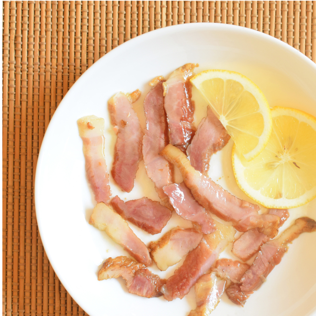 豚うで肉のスモーク　レモンオイル漬け