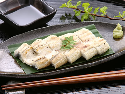【国産】 うなぎの白焼き 3匹 贈答用】うなぎ蒲焼3本・白焼き3本セット 130g (送料別）