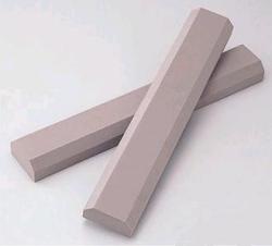ガレージ用　セーフティクッション　大きさ７５ｍｍ×４３５ｍｍ×３５ｍｍ　両面テープ付きクッション