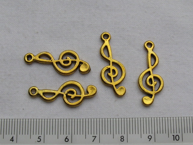 チャーム　ト音記号　17ミリ　Ａゴールド