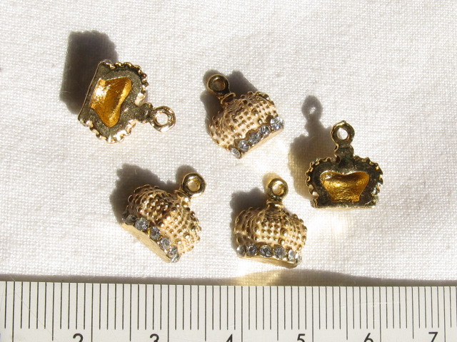 カラーチャーム　クラウン  クリーム