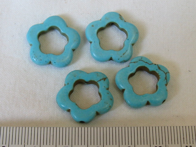 合成石　約1９ミリ　梅花リング　練りターコイズ